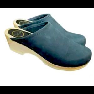 No. 6 mid heel clogs size 40